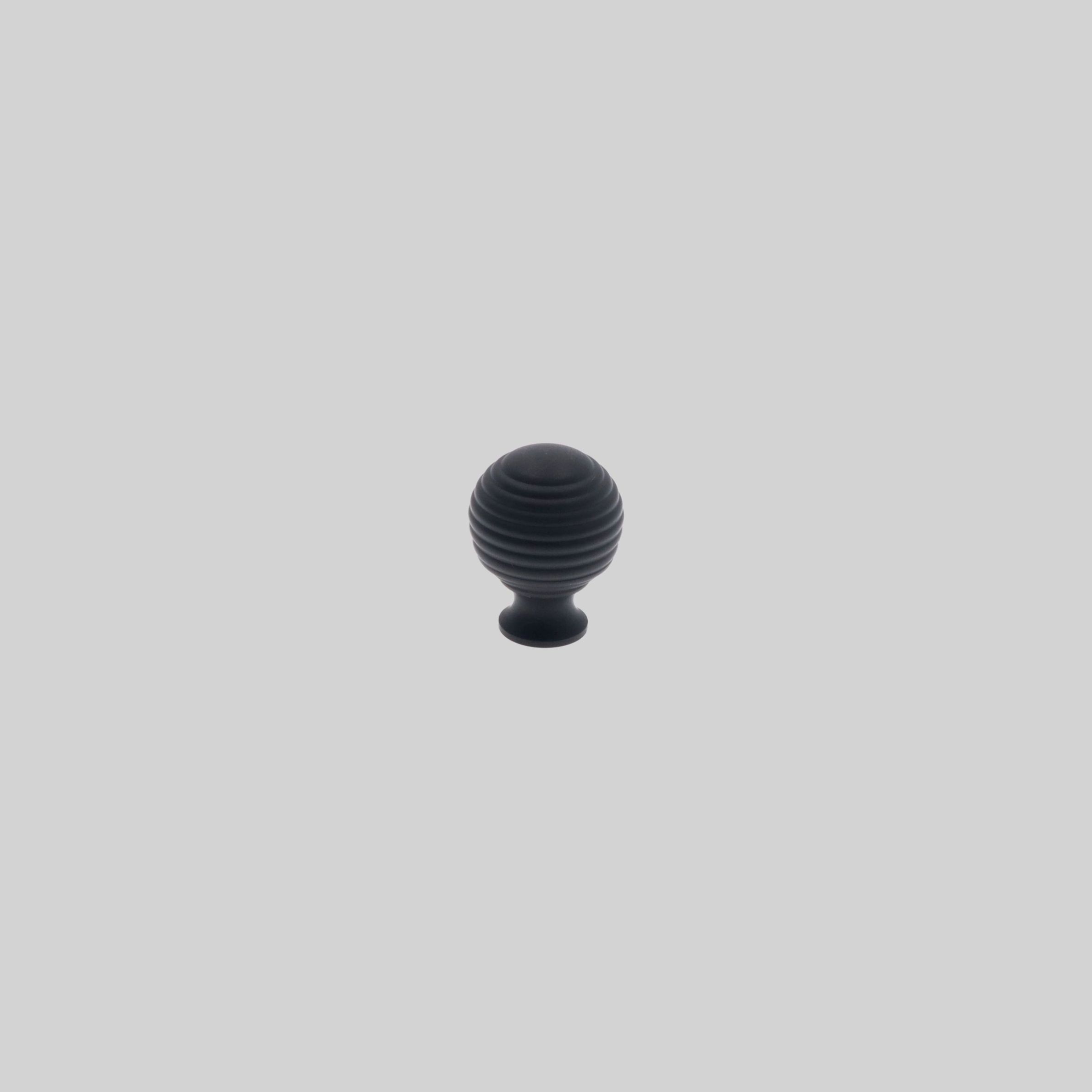 ავეჯის სახელური სოკო შავი 30*37mm ალუმინი TM-K1801