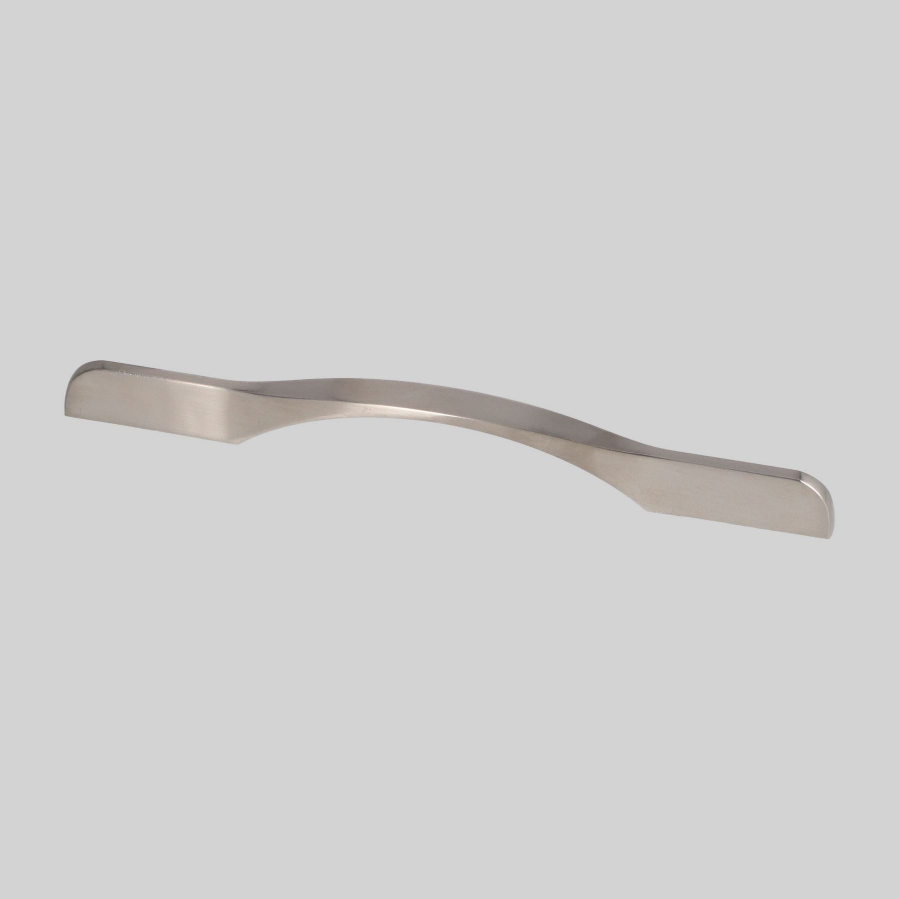 ლითონის სახელური 192-224MM INOX